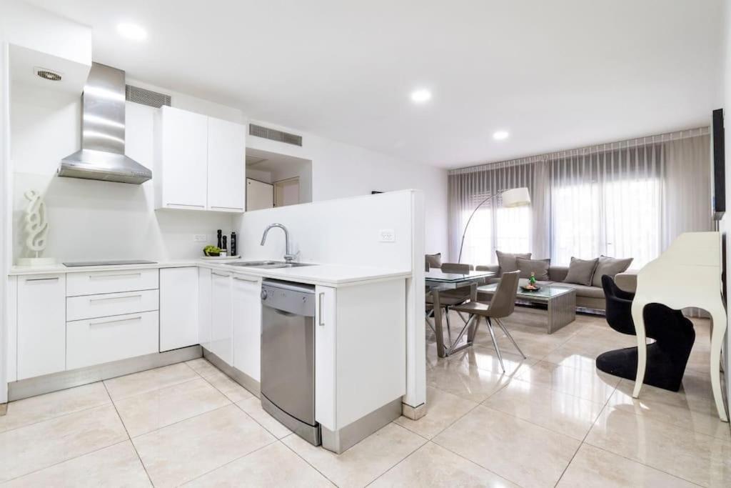 Luxury 3 Bedroom Apt, Harav Kook7 Jerusalem Exterior photo